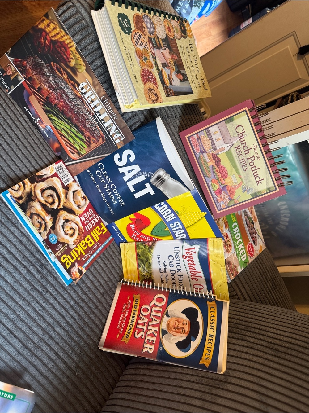 Several different books! Includes Quaker Classic Recipes Spiral Cookbook